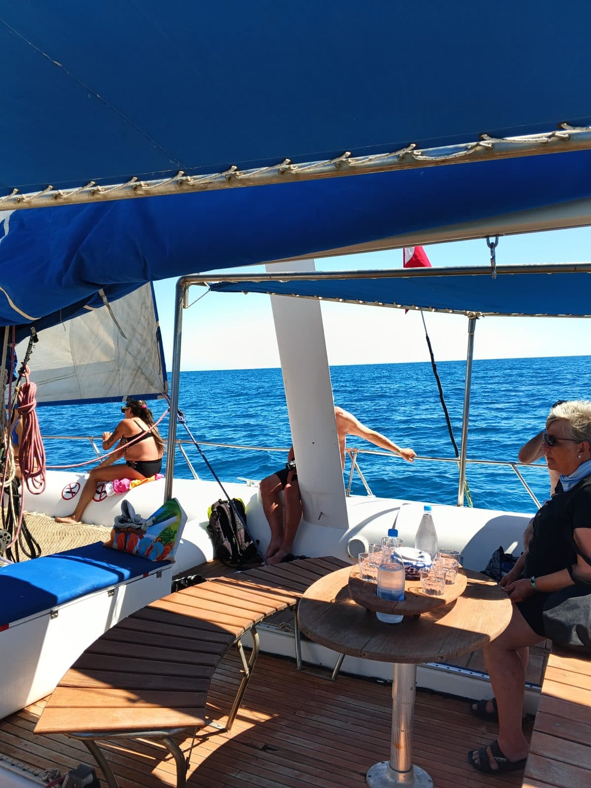 Catamaran Blue Lagoon privatiséiert — 2h bis ganzen Dag, nëmme fir Iech — photo 9