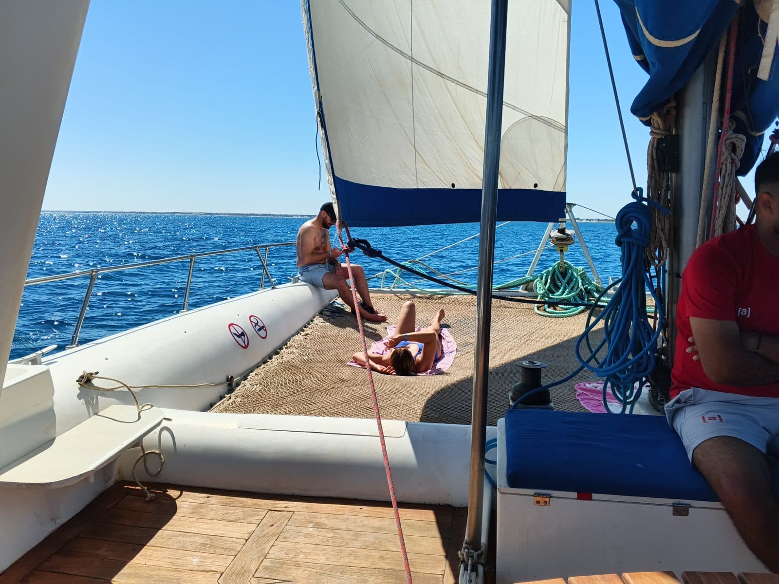 Catamaran Blue Lagoon — Croisière Dauphins & Baignade 5