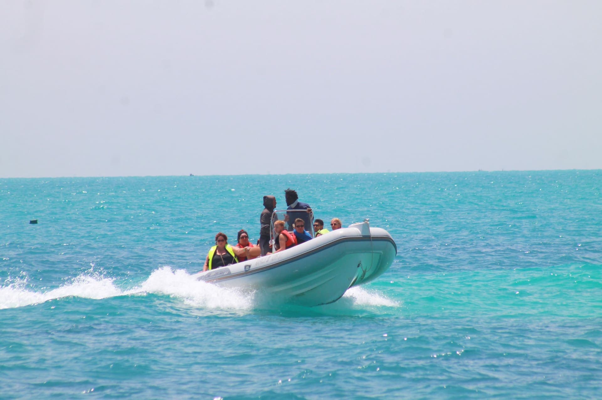 Borg El Kastil & praias de Hessi Jerbi — 3 h de barco