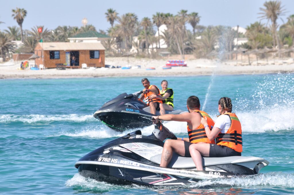 Aventures Marines à Djerba : Excursions en Jet Ski et en Bateau