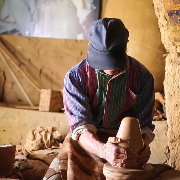 Atelier Poterie Berbère à Djerba – Créez & Explorez l’Art Ancestral